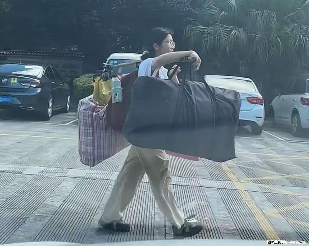 全网追的“扁担女孩”,找了一份暑假工,时薪12元 - 崇左生活资讯 - 崇左28生活网 chongzuo.28life.com